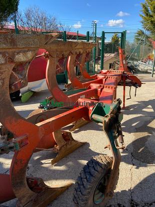 Arado Kverneland de 4-16”-160