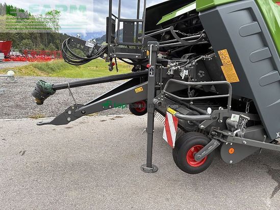 Empacadora gigant - Fendt - rundballenpresse rotana 130 f