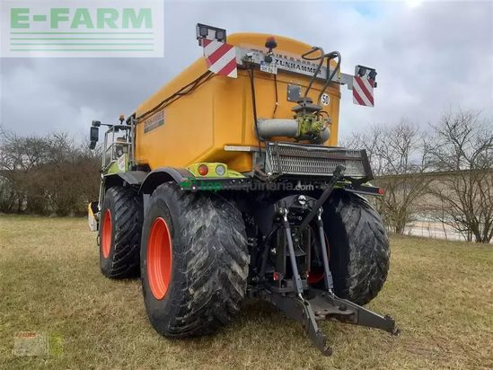 Esparcidor - Claas - xerion 4000 saddle trac SADDLE TRAC