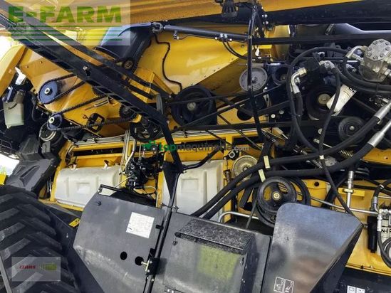 Cosechadora de Cereal - New Holland - cr 8.90