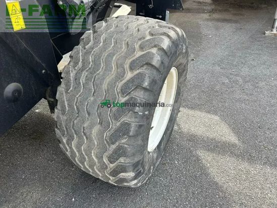 Empacadora gigant - New Holland - roll-belt180