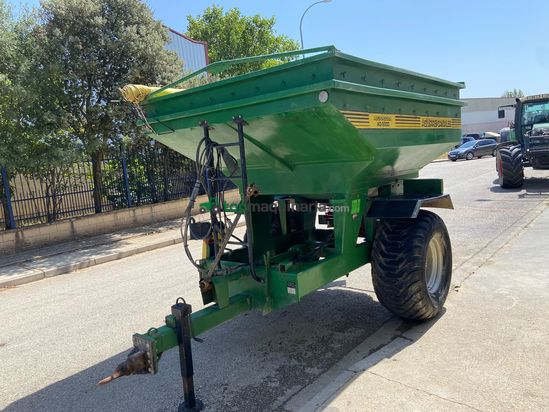 Abonadora  arrastrada Aguirre  Modelo AD/7000