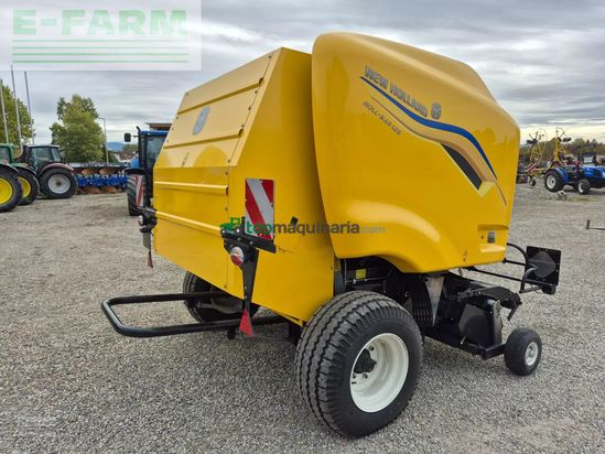 Empacadora gigant - New Holland - roll-bar 125