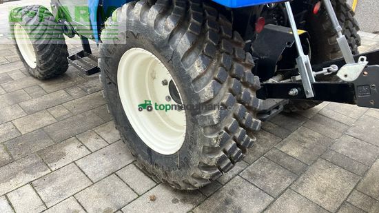 Tractor agrícola - New Holland - Boomer 25