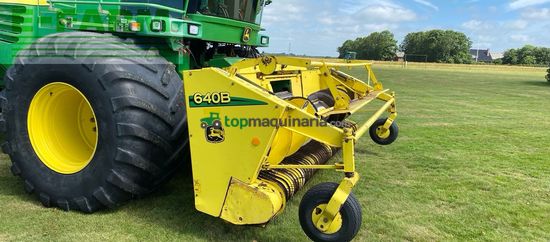 Cosechadora de Cereal - John Deere - 7700