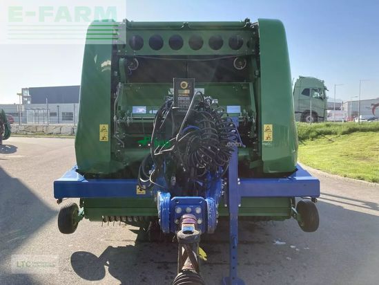 Empacadora gigant - John Deere - 960