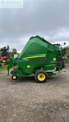 Empacadora gigant - John Deere - v461m