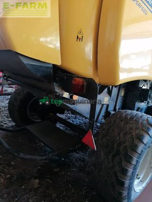Empacadora gigant - New Holland - roll belt 150 superfeed