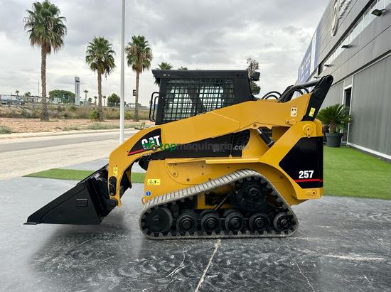 Mini Cargadora Caterpillar 257