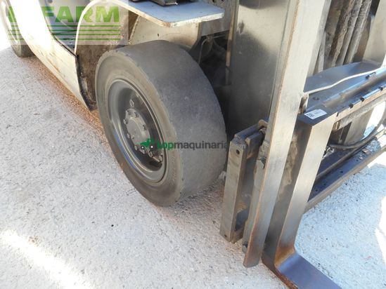 Elevadora - Nissan - y1f2a25 triplex 4,75m + ss + ls