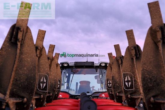 Arado - Gregoire Besson - voyager c80 - 14 (8+1 / 4+1) - on land