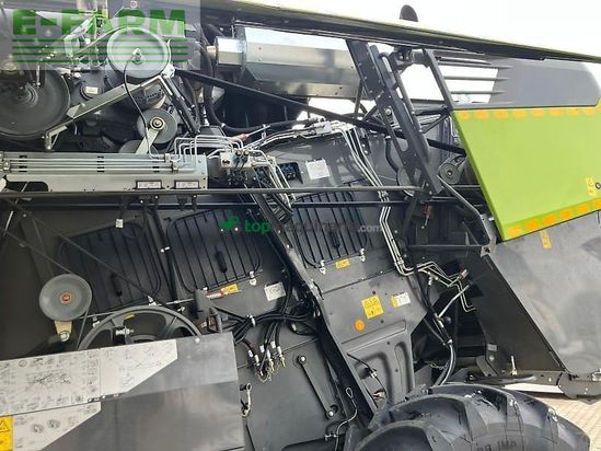 Cosechadora de Cereal - Claas - trion 740 tt mit v 770