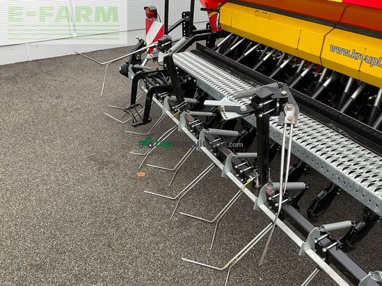 Grada rotativa - Regent - Orbit- M 3000 und Vitasem 300 Drillmaschine