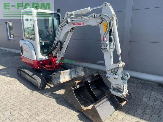 Excavadora - Takeuchi - tb 225 v4