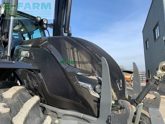 Tractor agrícola - Valtra - t235 versu tractor (st25946)