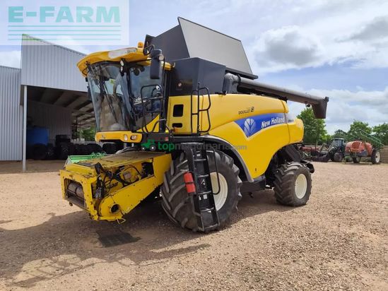 Cosechadora de Cereal - New Holland - cr9080