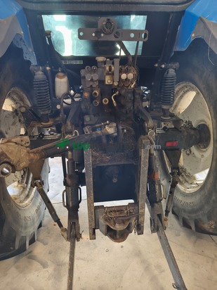 Tractor agrícola - New Holland - TM115 CON TRIPUNTAL DELANTERO