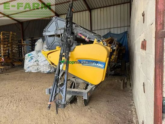 Cosechadora de Cereal - New Holland - cr 8.80