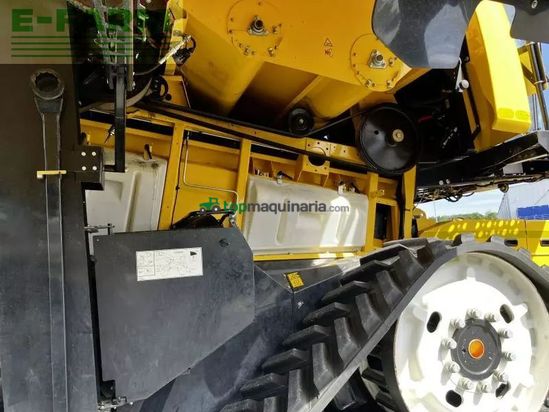 Cosechadora de Cereal - New Holland - cr 8.90