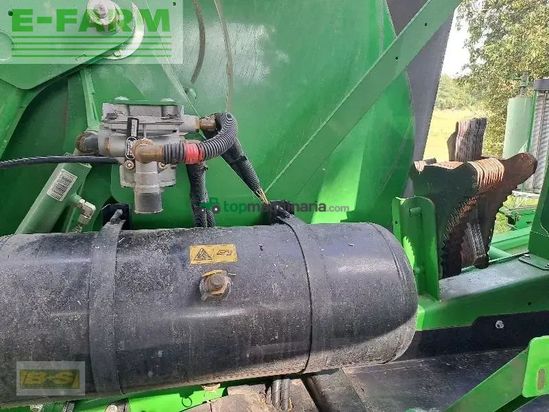 Empacadora gigant - John Deere - c461r