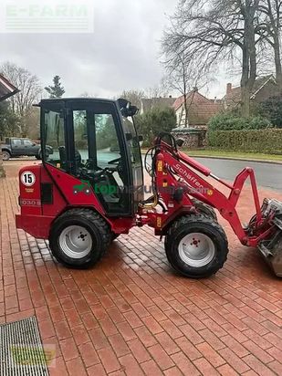 Telescopica - Schaffer - 2030 s mit kabine und straßenbeleuchtung