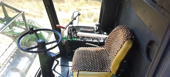 Cosechadora de Cereal - John Deere - 1055