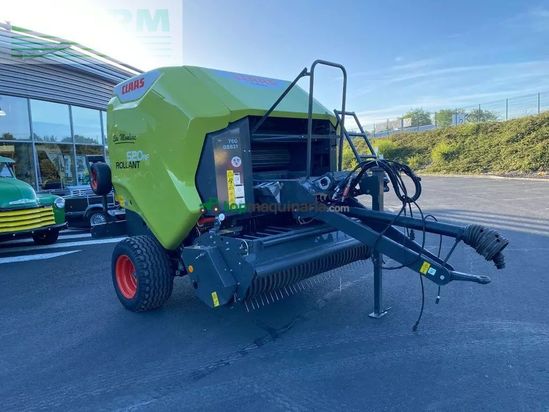 Empacadora gigant - Claas - rollant 520rf 2000 bottes