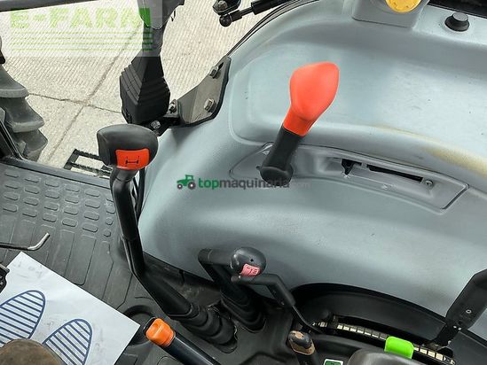 Tractor agrícola - New Holland - t5040 tractor (st25992)