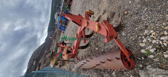 Descompactador subsolador - 5 puas con rodillo 