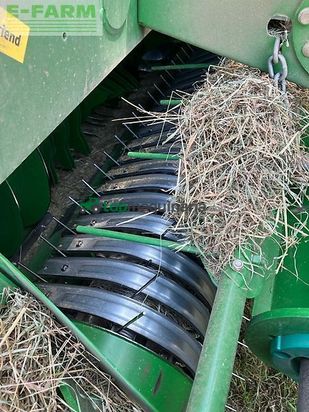 Empacadora gigant - John Deere - v451m