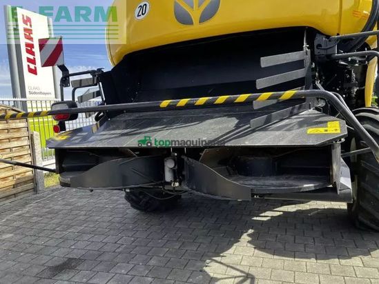Cosechadora de Cereal - New Holland - cr 8.90