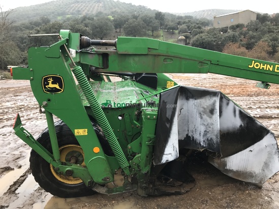 Segadora acondicionada - John Deere - 735