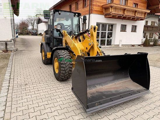 Minicargadora - Caterpillar - 906