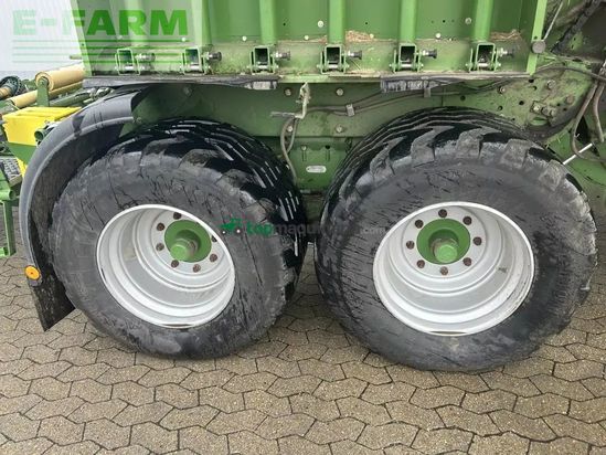 Empacadora gigant - Krone - cf155 xc extreme