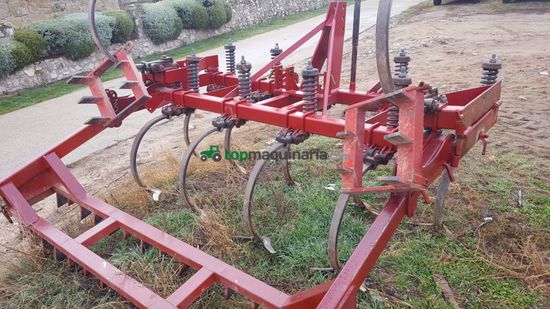 Cultivador 11 brazos y rastra