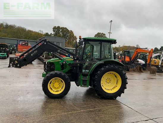 Tractor agrícola - John Deere - 5820 tractor (st24843)