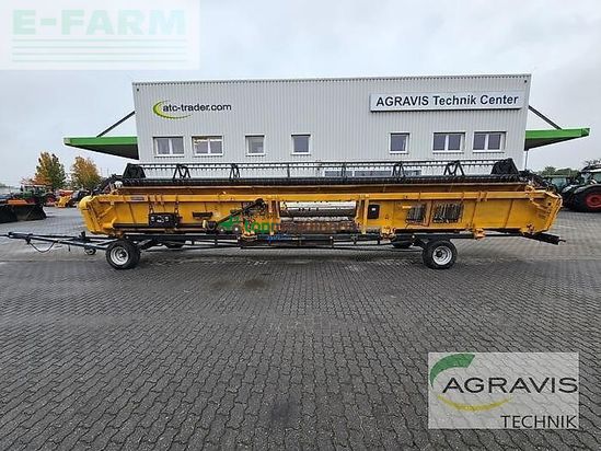 Cosechadora de Cereal - New Holland - cr 9.90 raupe