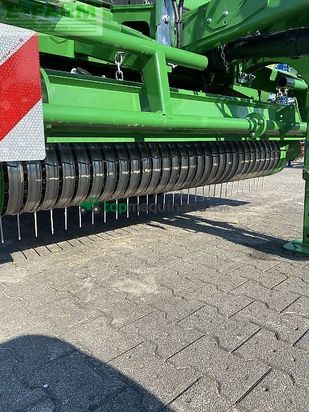 Empacadora gigant - John Deere - v451 m