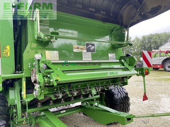 Empacadora gigant - John Deere - v 451 pm