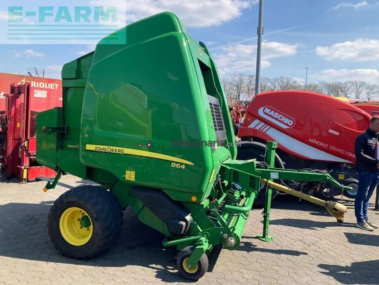Empacadora gigant - John Deere - 864