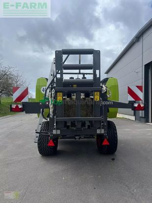 Empacadora gigant - Claas - quadrant 4000