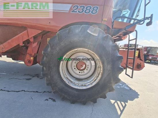 Cosechadora de Cereal - Case IH - 2388 și heder 7,3 m