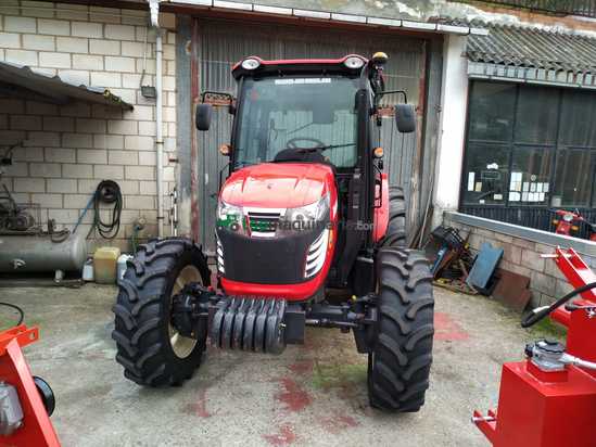 Tractor agrícola  TYM-Branson K78 con Pala