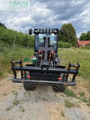 Minicargadora - JCB - 403 agri