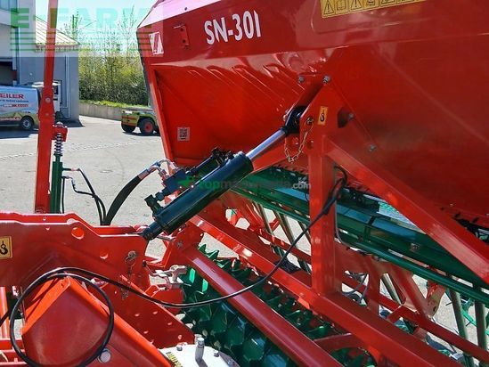 Sembradora - Agro-Masz - ana 30 + sn 301 - 24 reihen