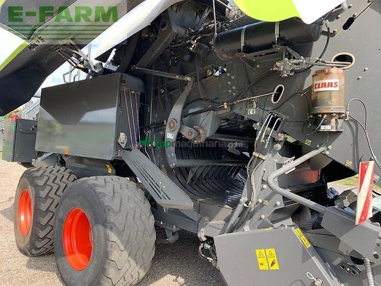 Empacadora gigant - Claas - quadrant 3300