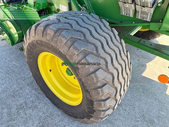 Empacadora gigant - John Deere - 864