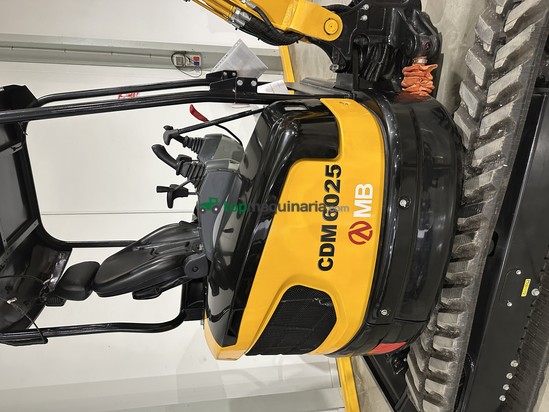 Excavadora  MB CDM6025