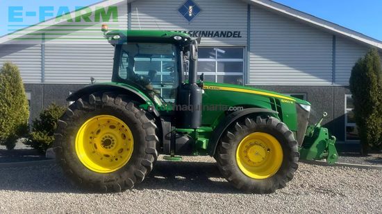 Tractor agrícola - John Deere - 8360r med frontlift og faststeer