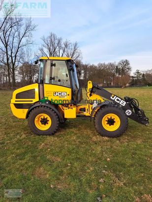 Minicargadora - JCB - 409 agri stufe v